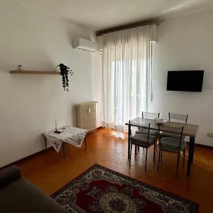 https://bilocale-silenzioso-a-bignami.italymilanhotels.net